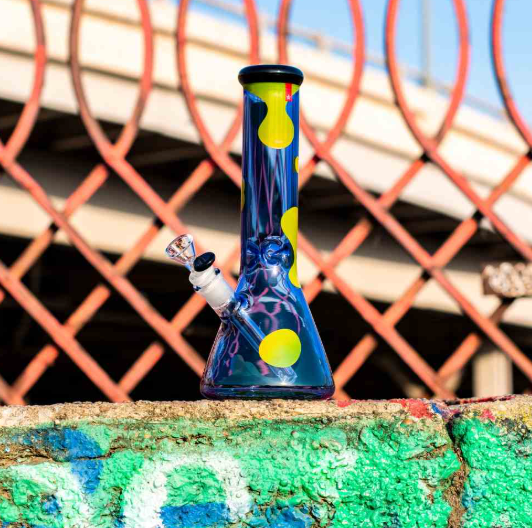Famous Brandz Bong Privilege